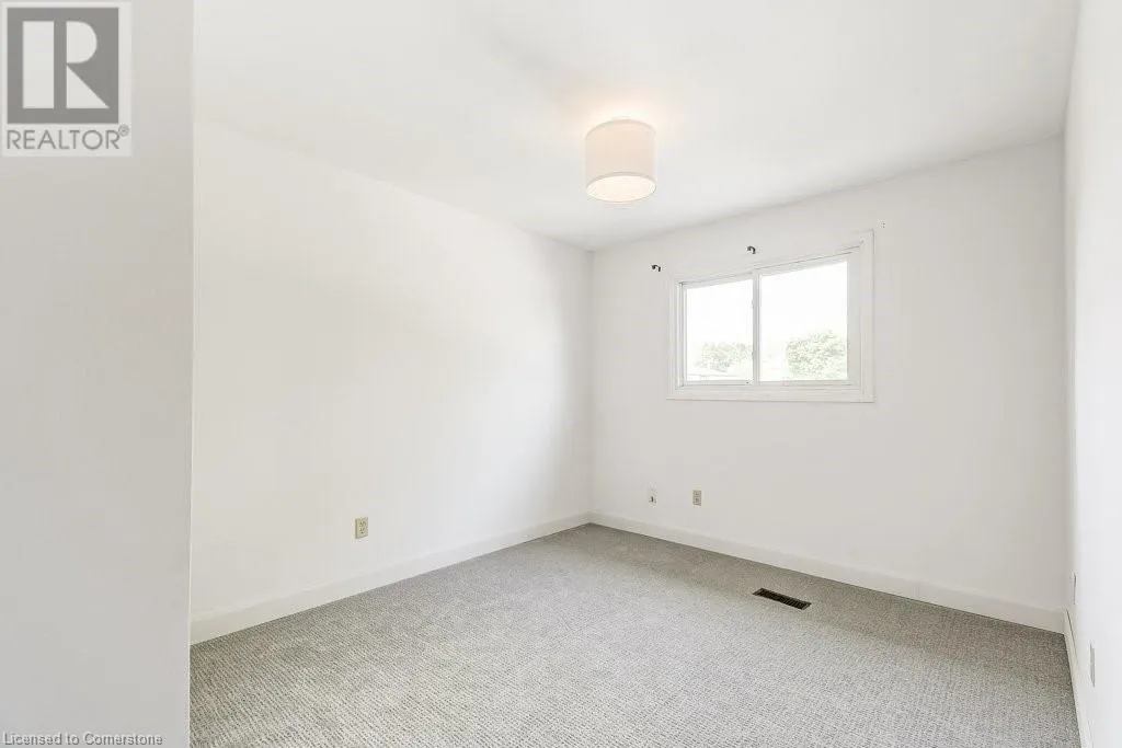 581 COLLEGE Avenue W