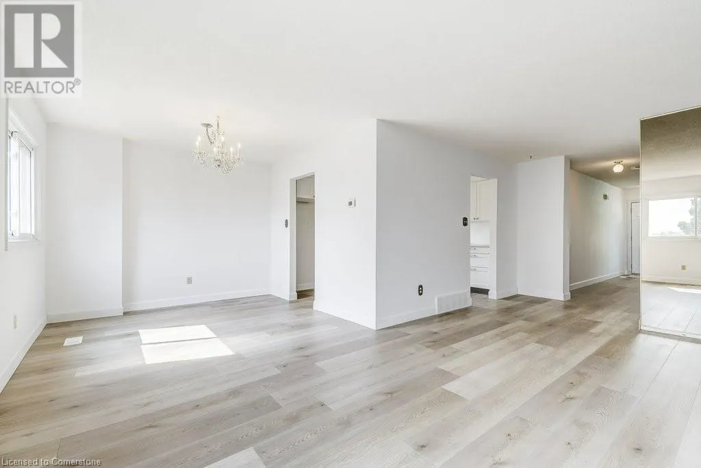 581 COLLEGE Avenue W