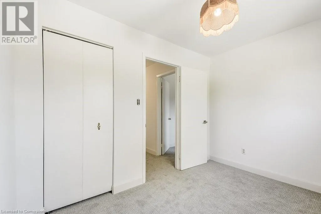 581 COLLEGE Avenue W