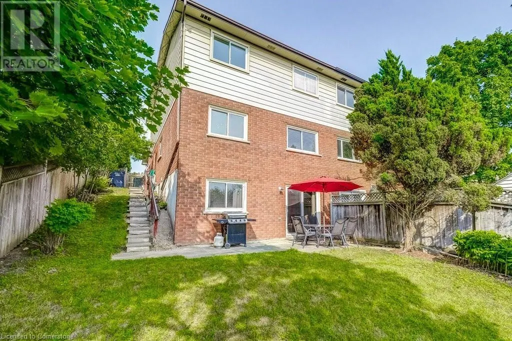 581 COLLEGE Avenue W