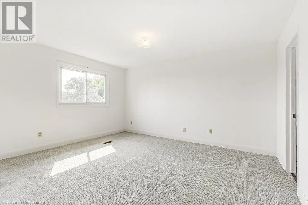 581 COLLEGE Avenue W