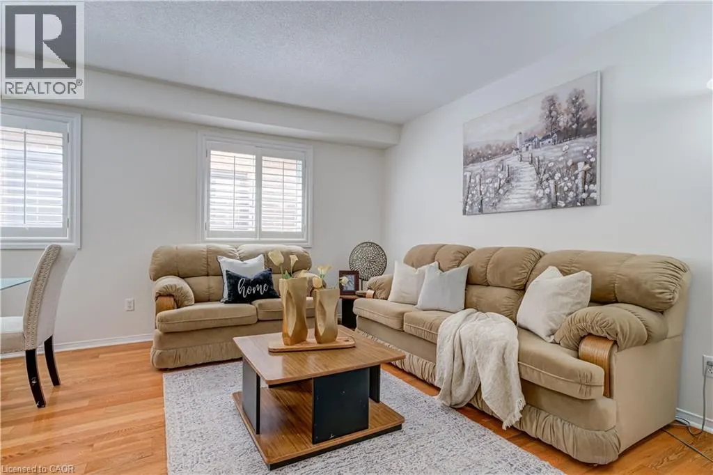 61 CEDARWOOD Crescent