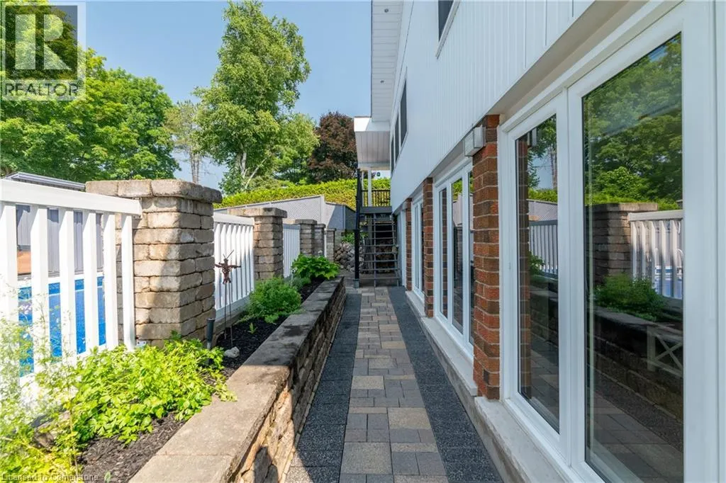 4 COLONIAL Drive