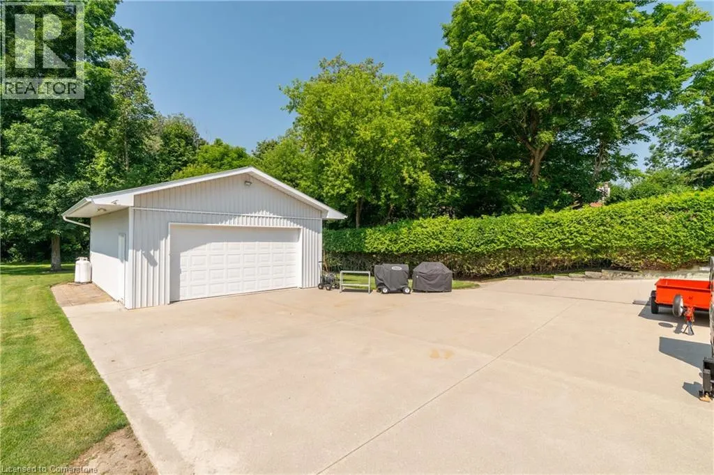 4 COLONIAL Drive