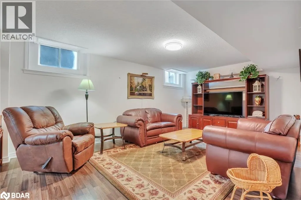 25 COPELAND CRESCENT