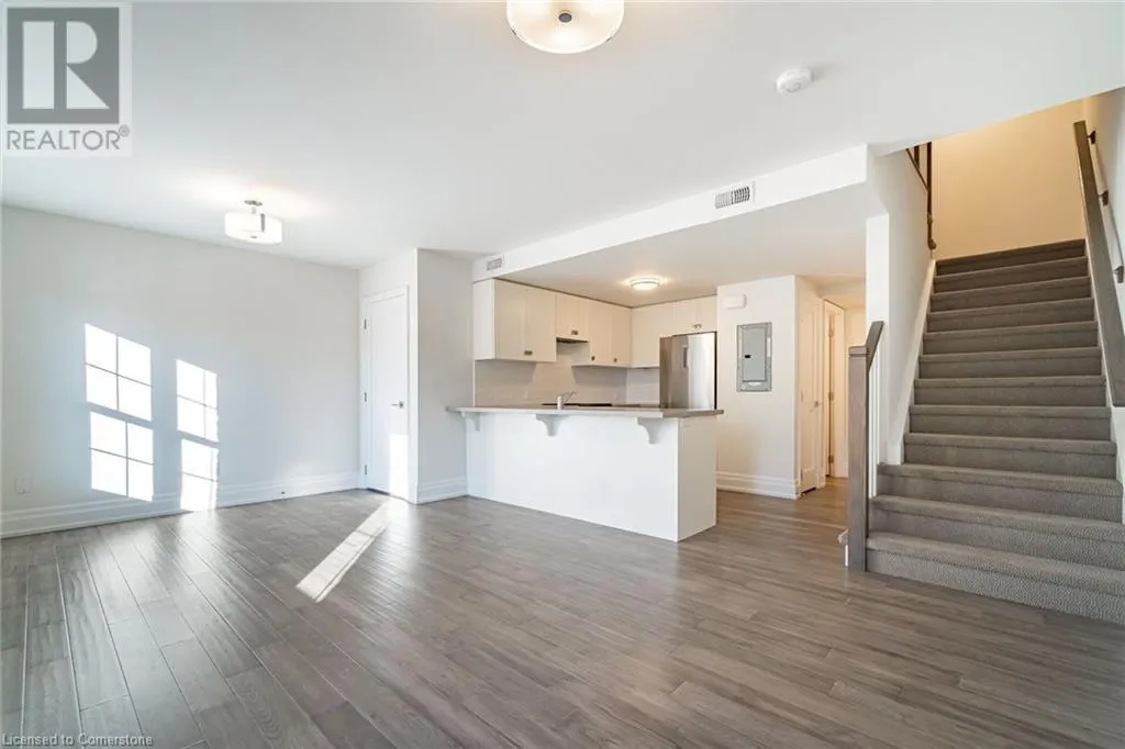 760 LAKESHORE Road E Unit# 202, #202