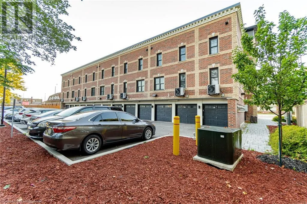 760 LAKESHORE Road E Unit# 202, #202