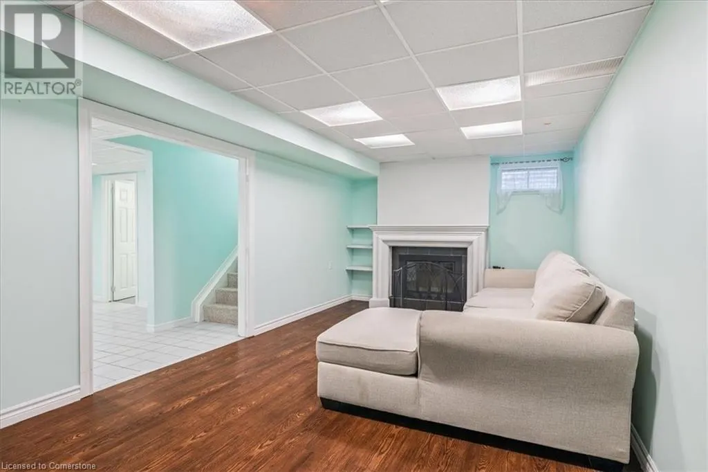 22 MERRITT Crescent