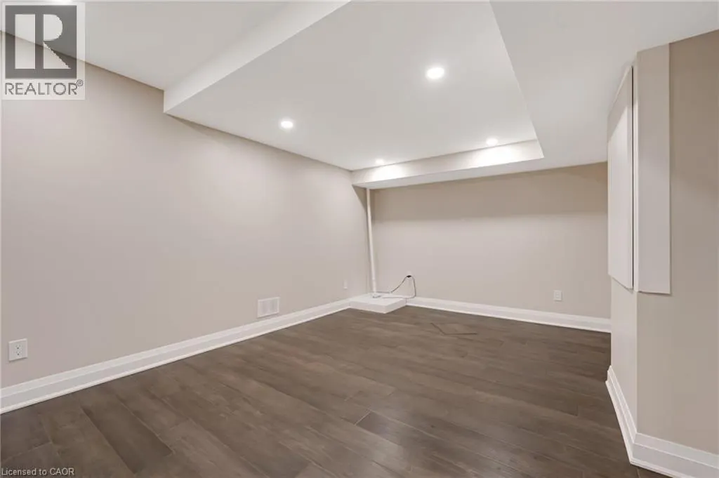 521 BRIDGEMILL Crescent