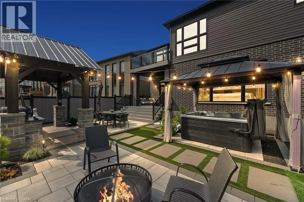 521 BRIDGEMILL Crescent