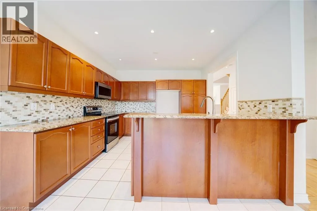 6 WEEKES Avenue