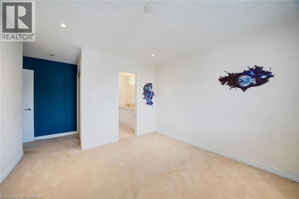 6 WEEKES Avenue