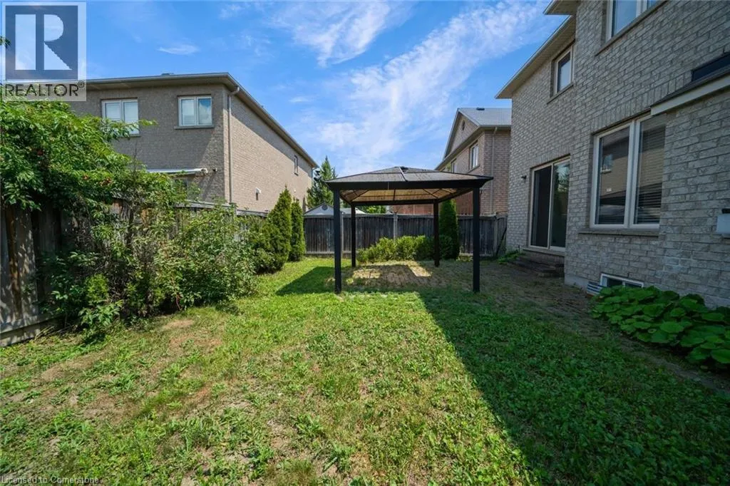 6 WEEKES Avenue