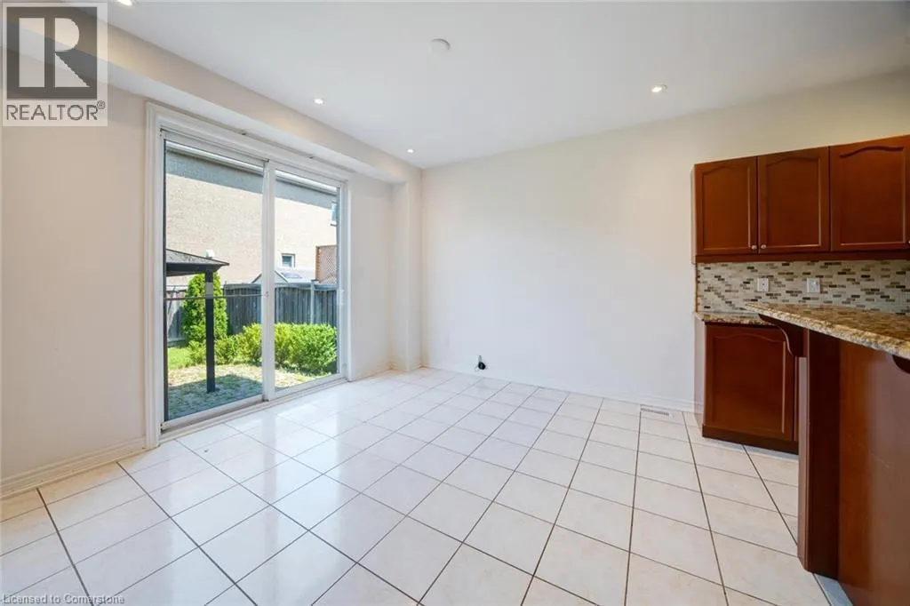 6 WEEKES Avenue