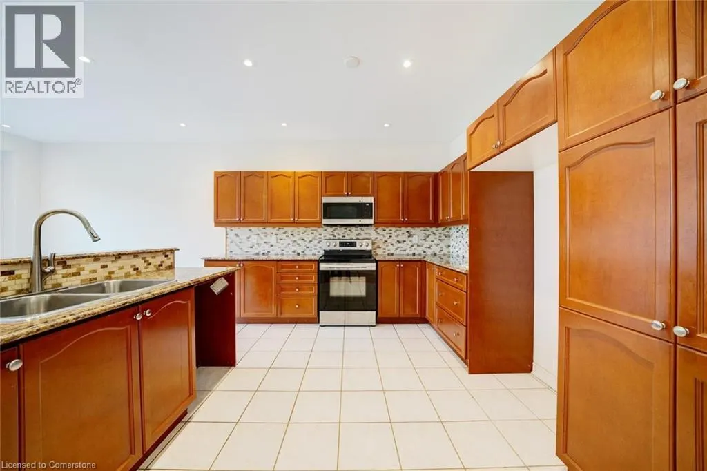 6 WEEKES Avenue