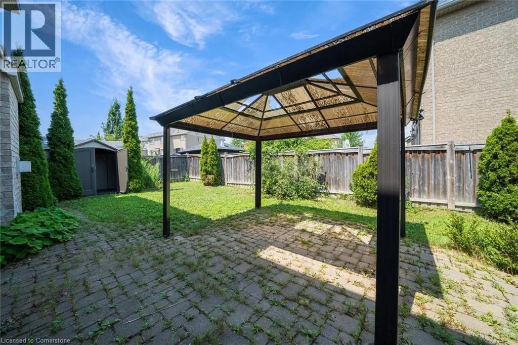6 WEEKES Avenue
