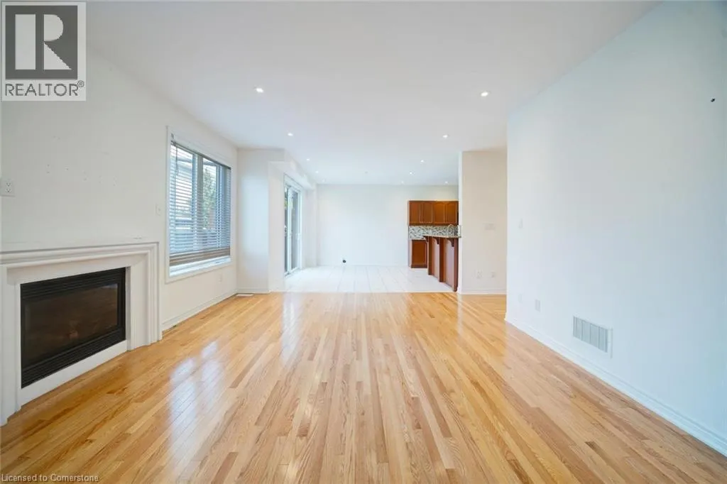 6 WEEKES Avenue