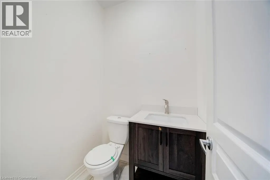 6 WEEKES Avenue