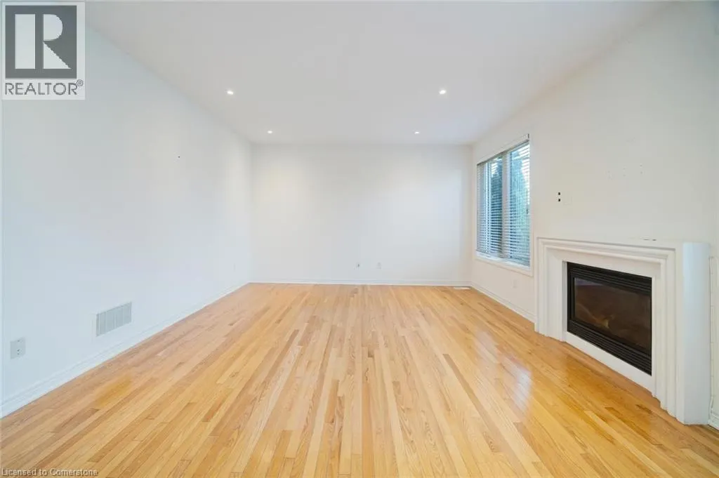 6 WEEKES Avenue