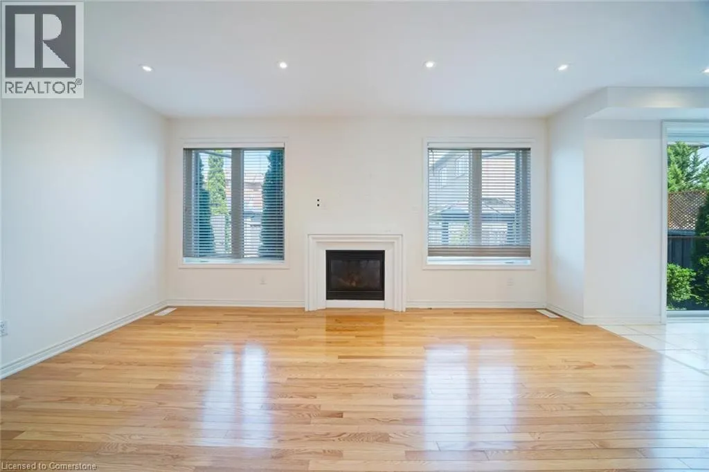 6 WEEKES Avenue