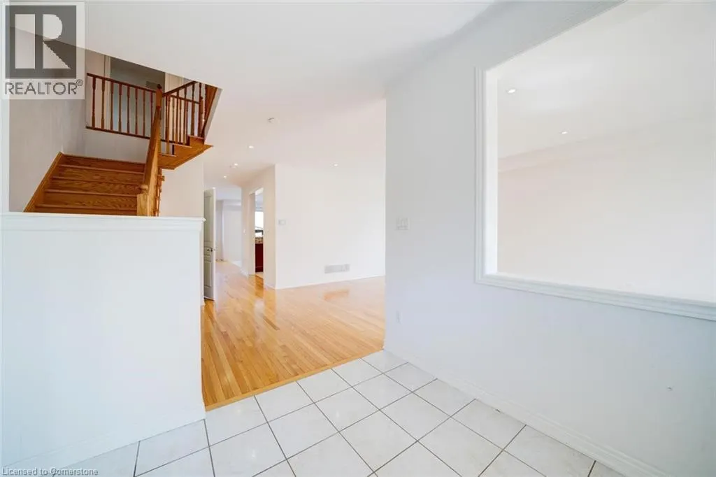 6 WEEKES Avenue