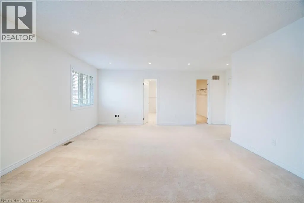 6 WEEKES Avenue