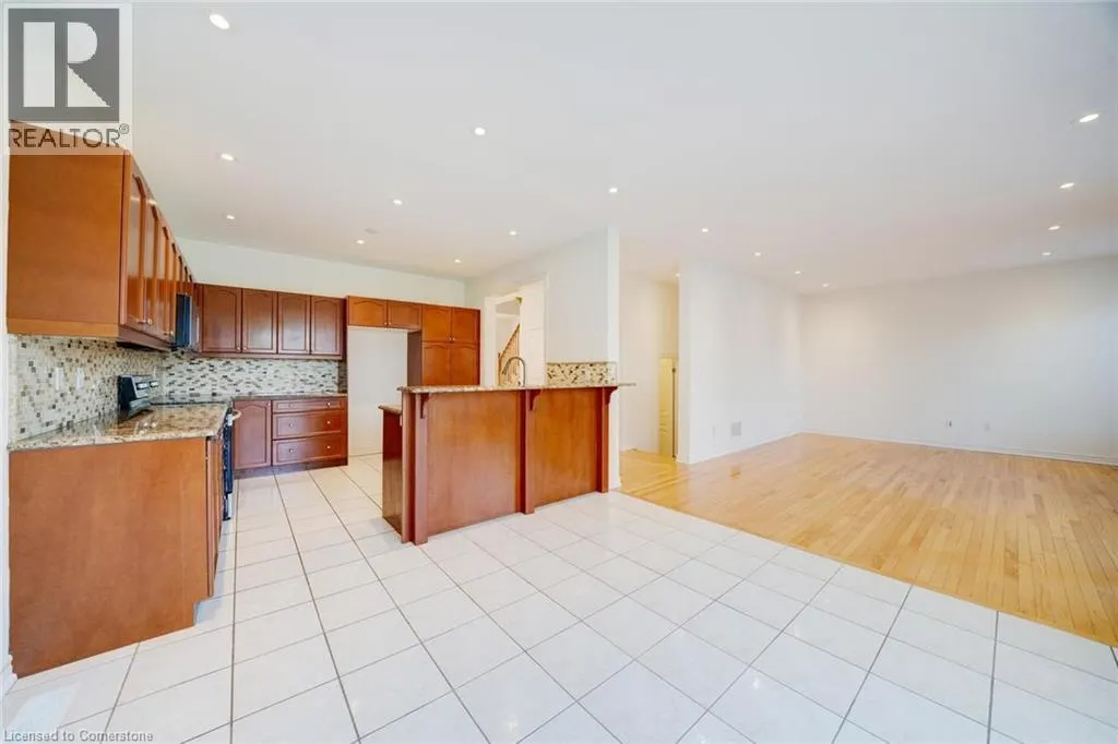 6 WEEKES Avenue