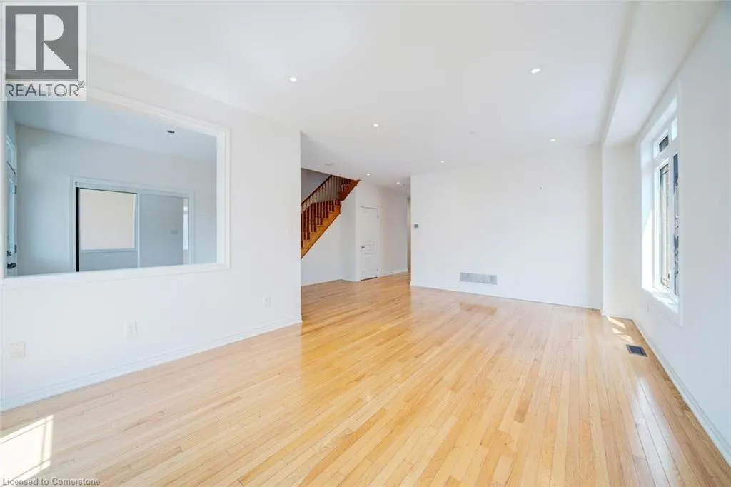 6 WEEKES Avenue
