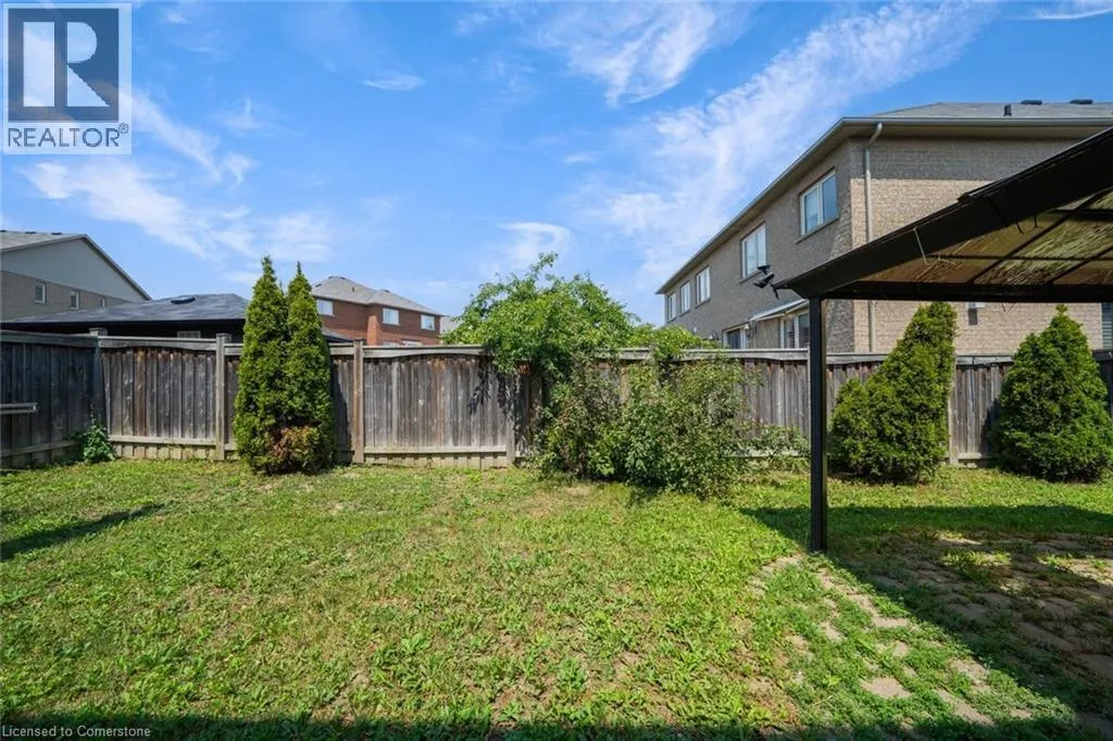 6 WEEKES Avenue