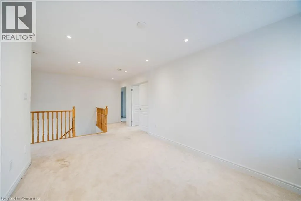 6 WEEKES Avenue