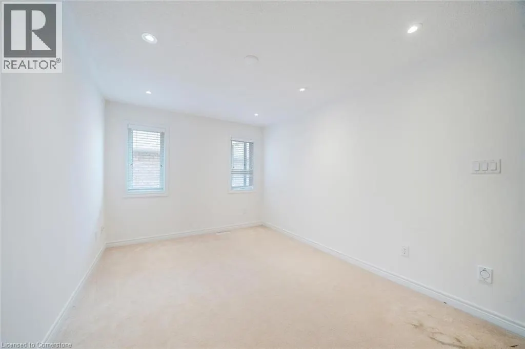 6 WEEKES Avenue