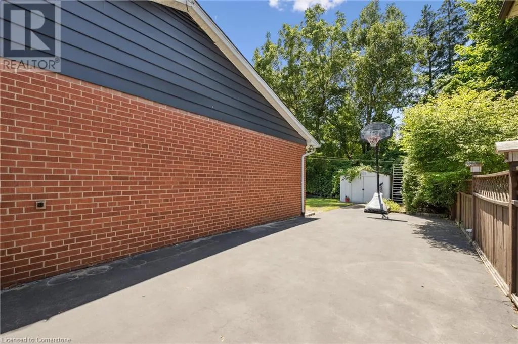 1059 MARLEY Crescent