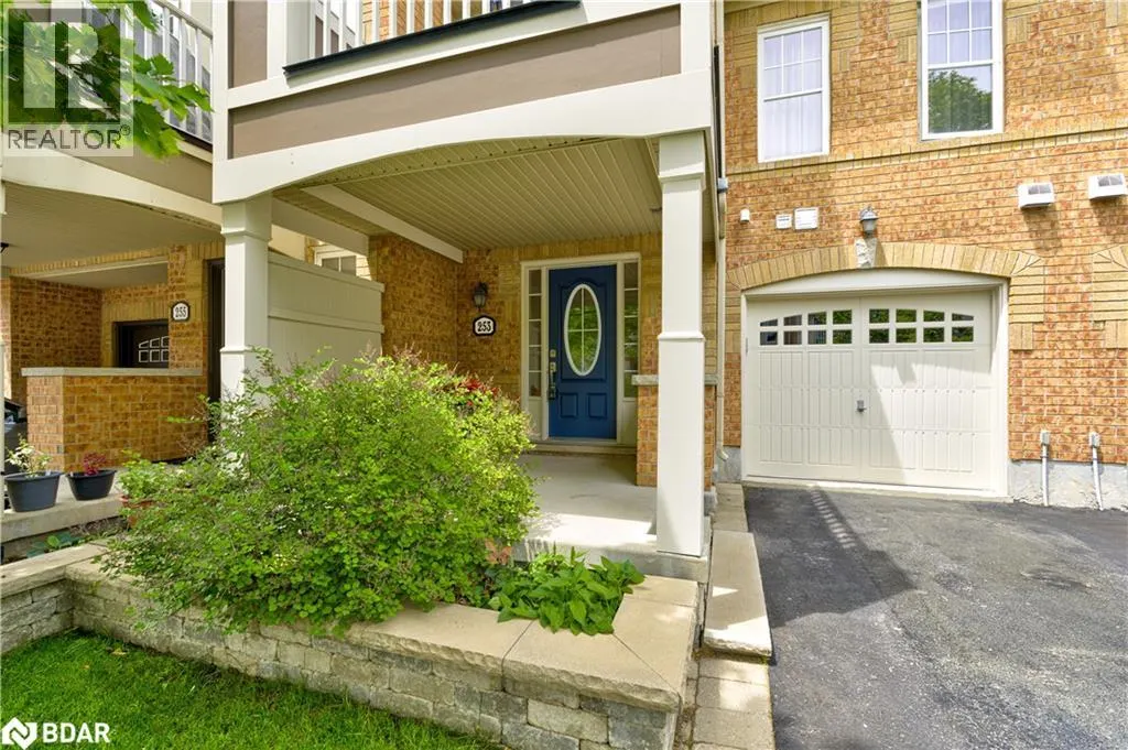 253 WETENHALL Landing