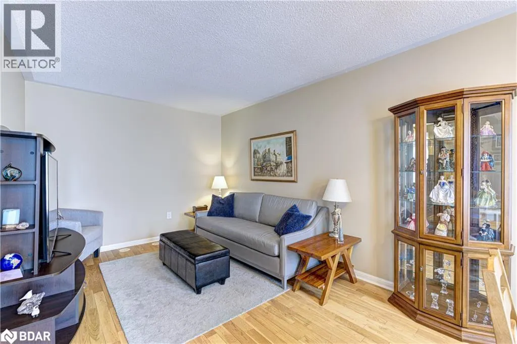 253 WETENHALL Landing