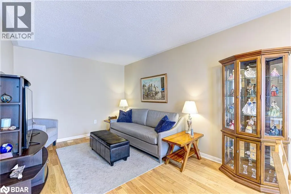 253 WETENHALL Landing