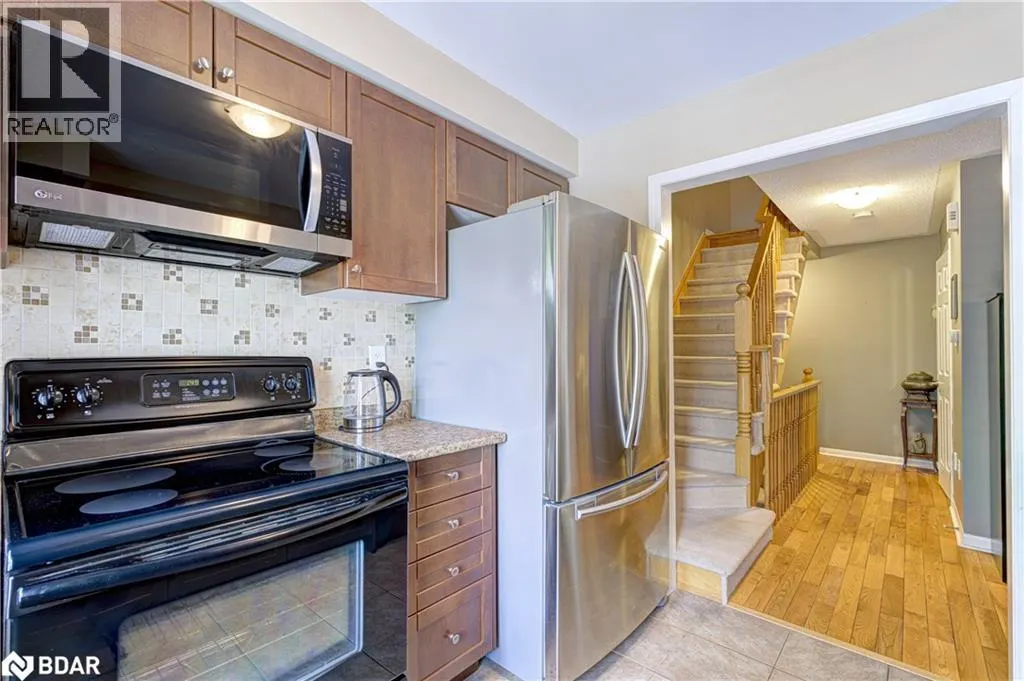 253 WETENHALL Landing