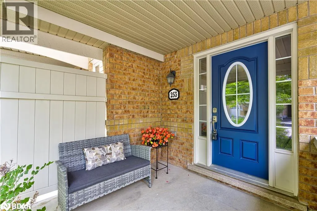 253 WETENHALL Landing