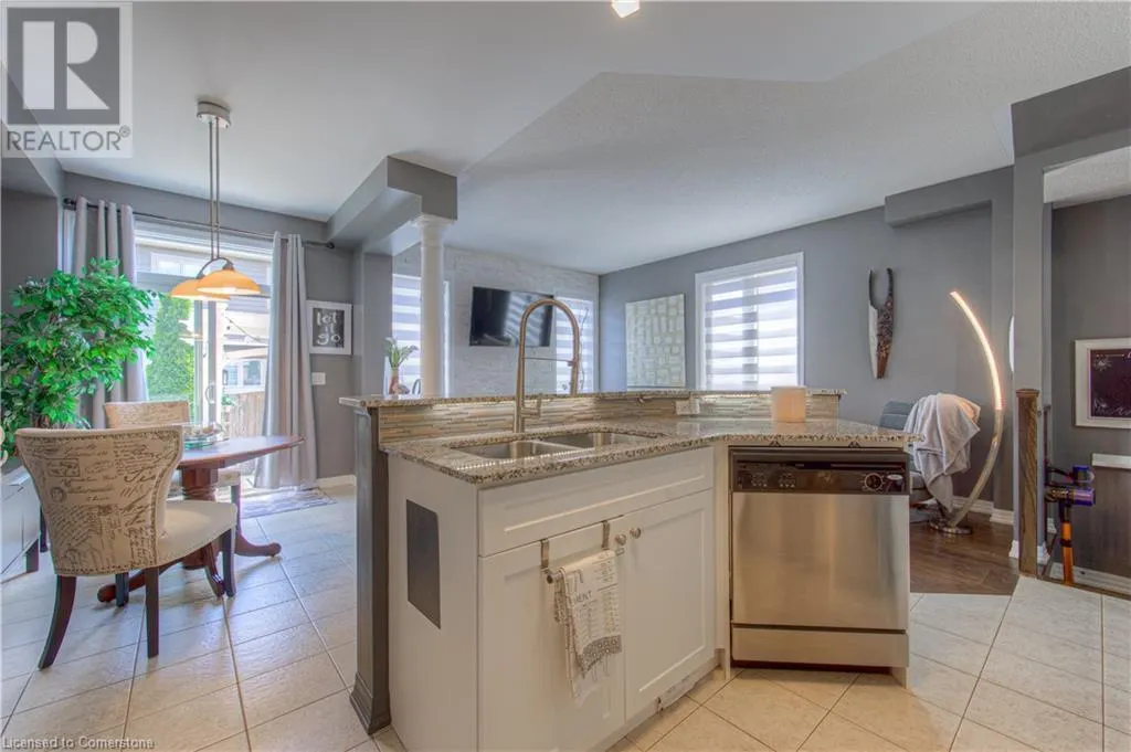 32 FORBES Terrace