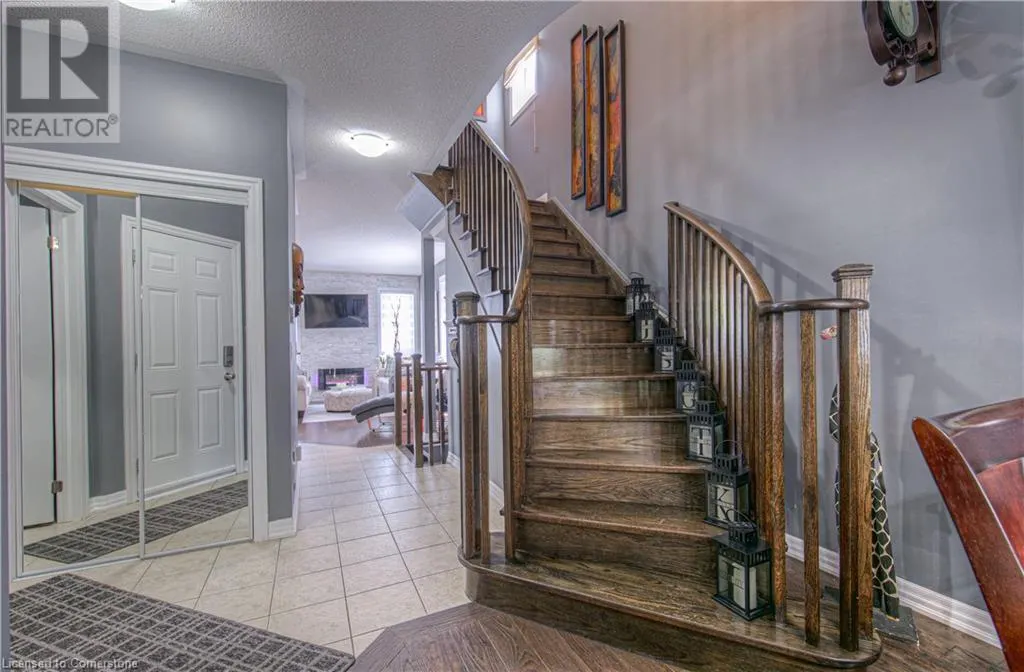 32 FORBES Terrace