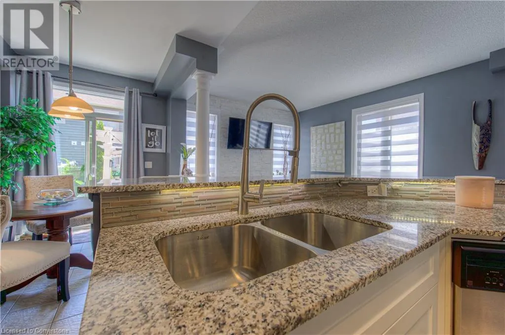 32 FORBES Terrace
