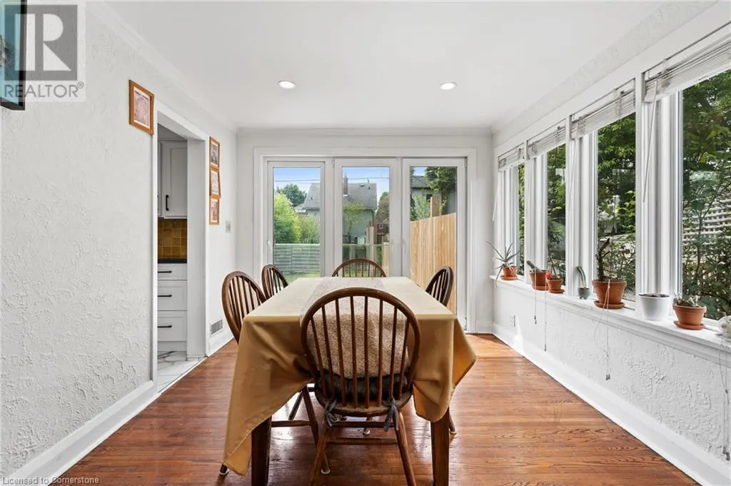 42 CHAPLIN Avenue