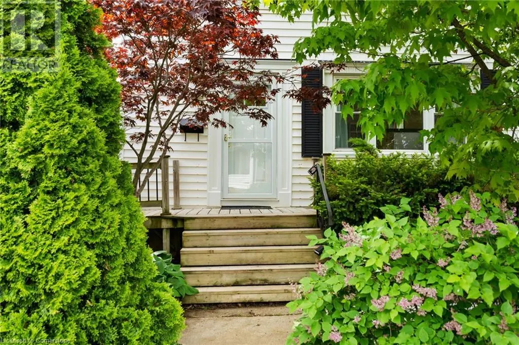 42 CHAPLIN Avenue