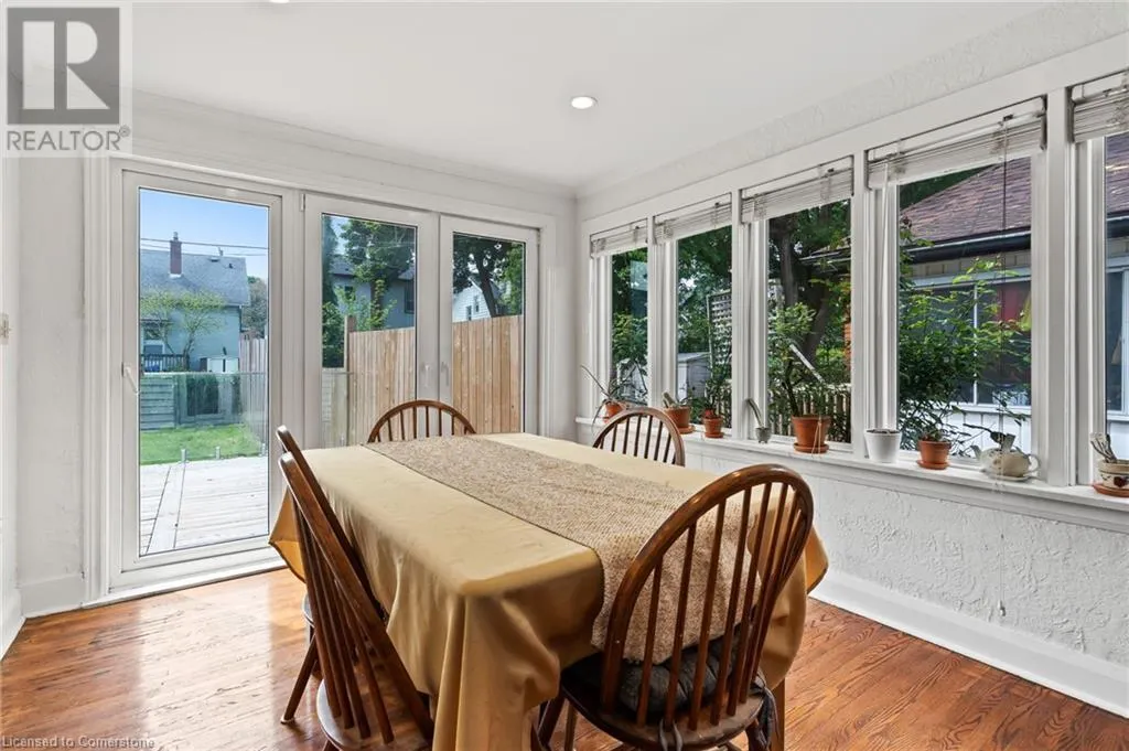 42 CHAPLIN Avenue