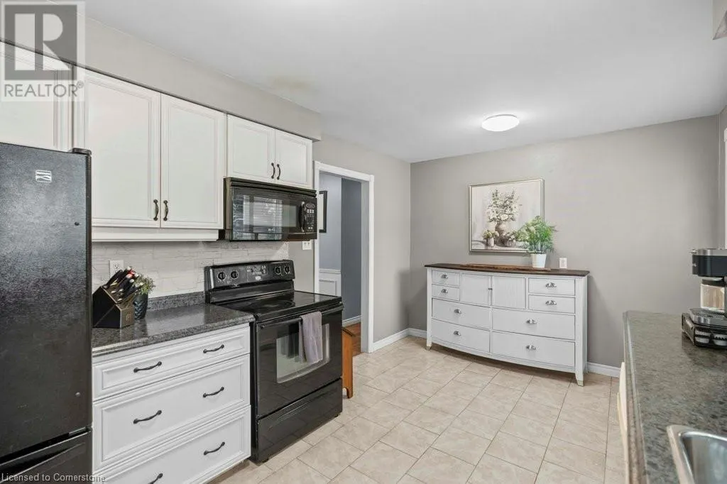 44 CEDARLAND Drive