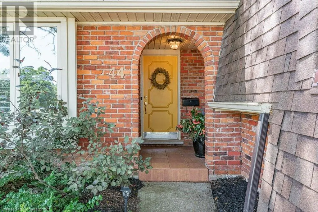 44 CEDARLAND Drive