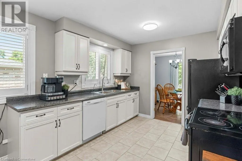 44 CEDARLAND Drive