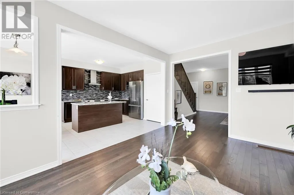 12 MIDHURST Heights