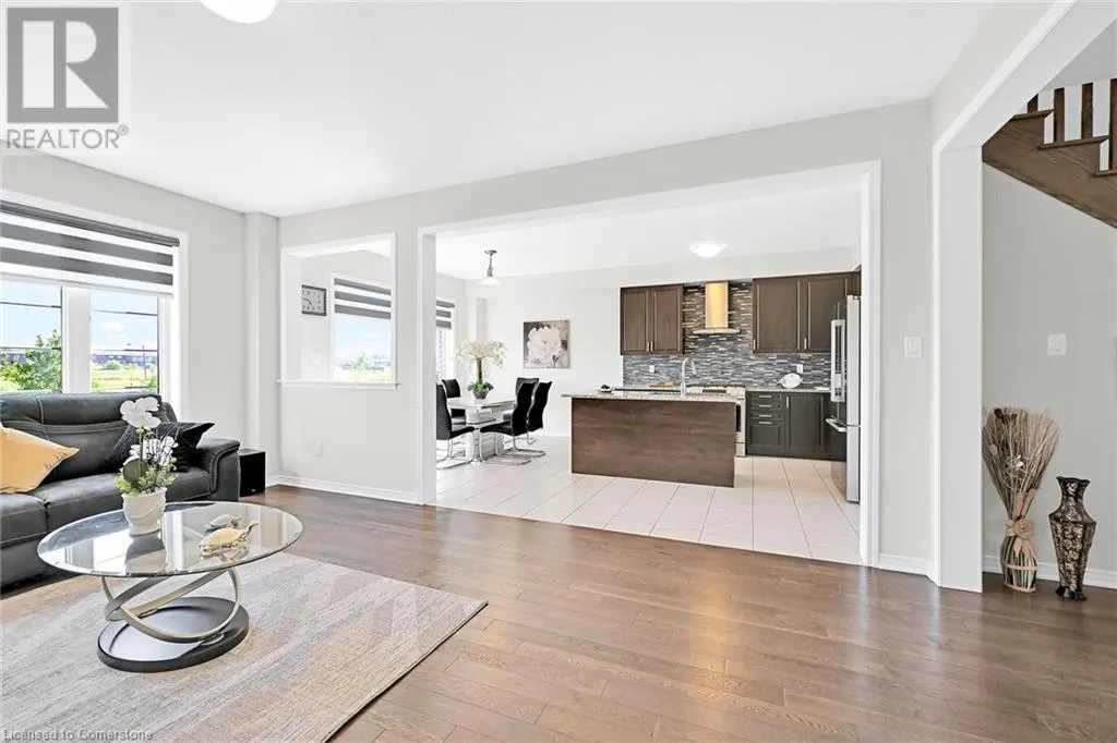 12 MIDHURST Heights