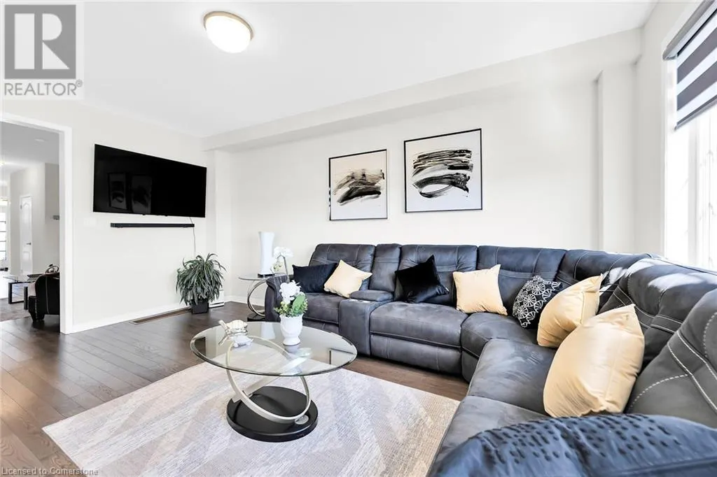 12 MIDHURST Heights