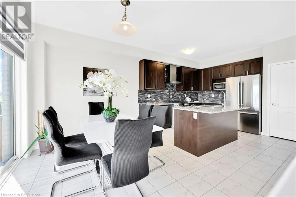 12 MIDHURST Heights